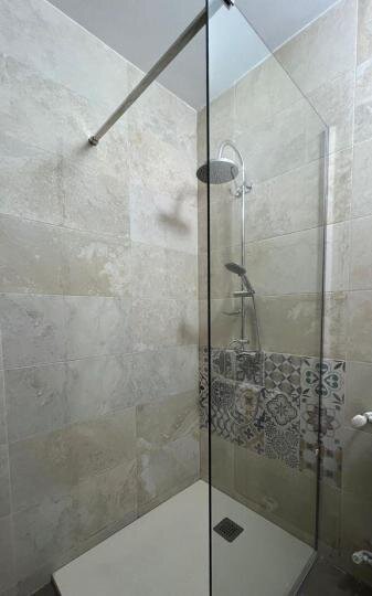 Dorobanti, Perla,
